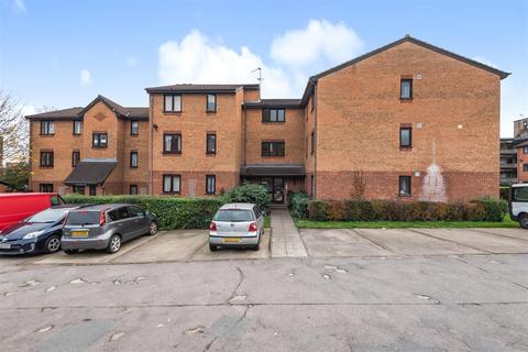 2 bedroom flat for sale - Pempath Place, WEMBLEY