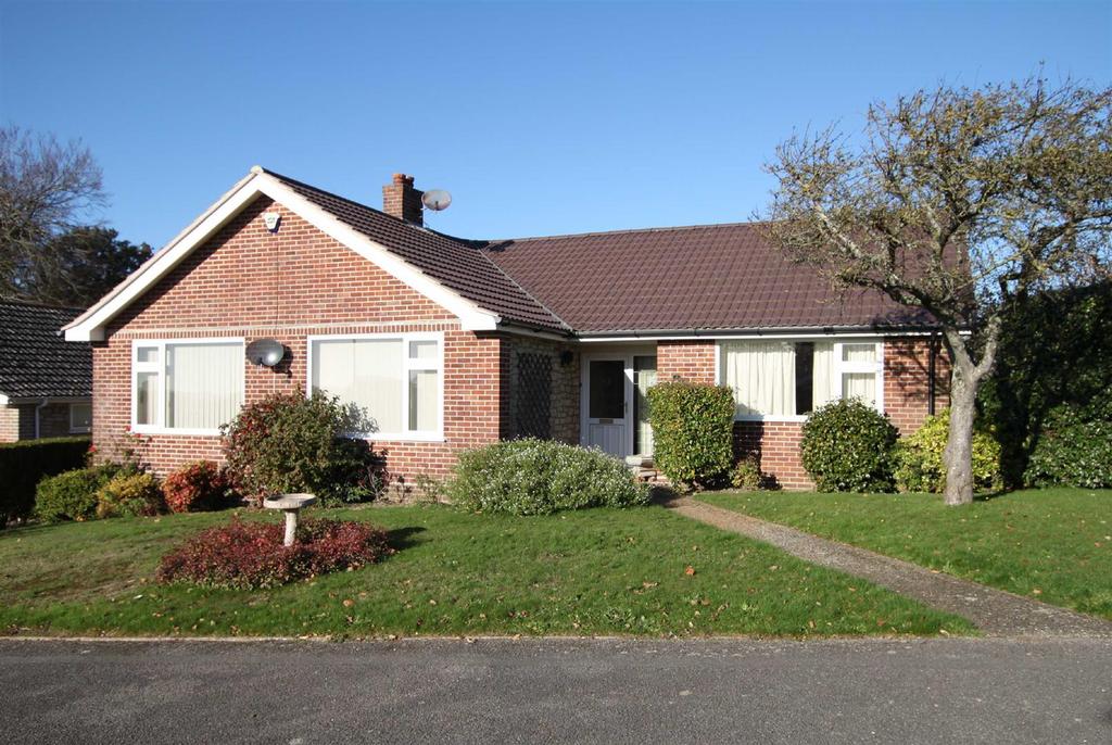 Manning Avenue, Highcliffe, Christchurch 3 bed detached bungalow £525,000