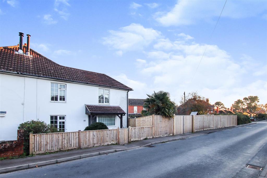 Fleet End Road, Warsash 4 bed semidetached house £425,000