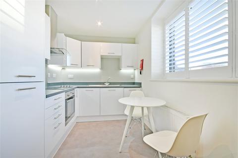 Studio to rent, Blackburn Road, West Hampstead, NW6