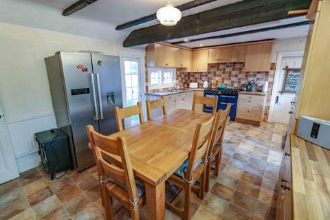 1 Bound Lane, Hayling Island, PO11 9HU