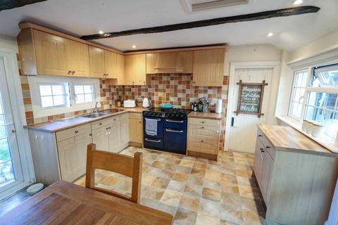 1 Bound Lane, Hayling Island, PO11 9HU