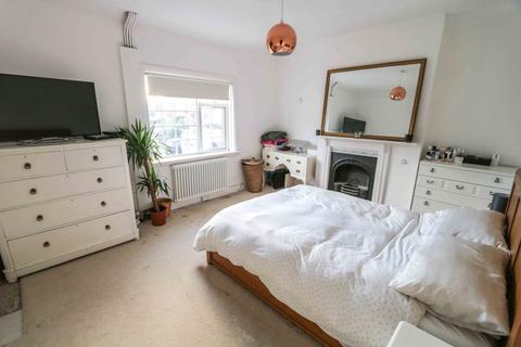 1 Bound Lane, Hayling Island, PO11 9HU