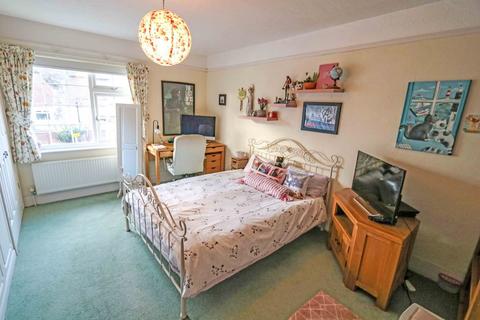 1 Bound Lane, Hayling Island, PO11 9HU