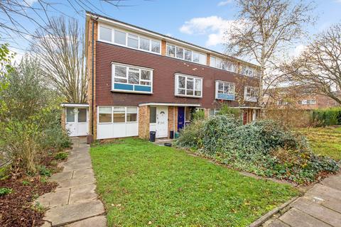 61 Perryfield Way, Richmond, TW10 7SL