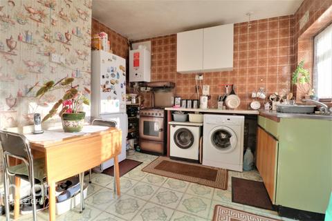 3 bedroom chalet for sale - Woodlands Avenue, Rayleigh