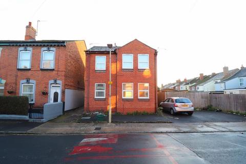 1 bedroom apartment to rent, Magdala Road, Gloucester