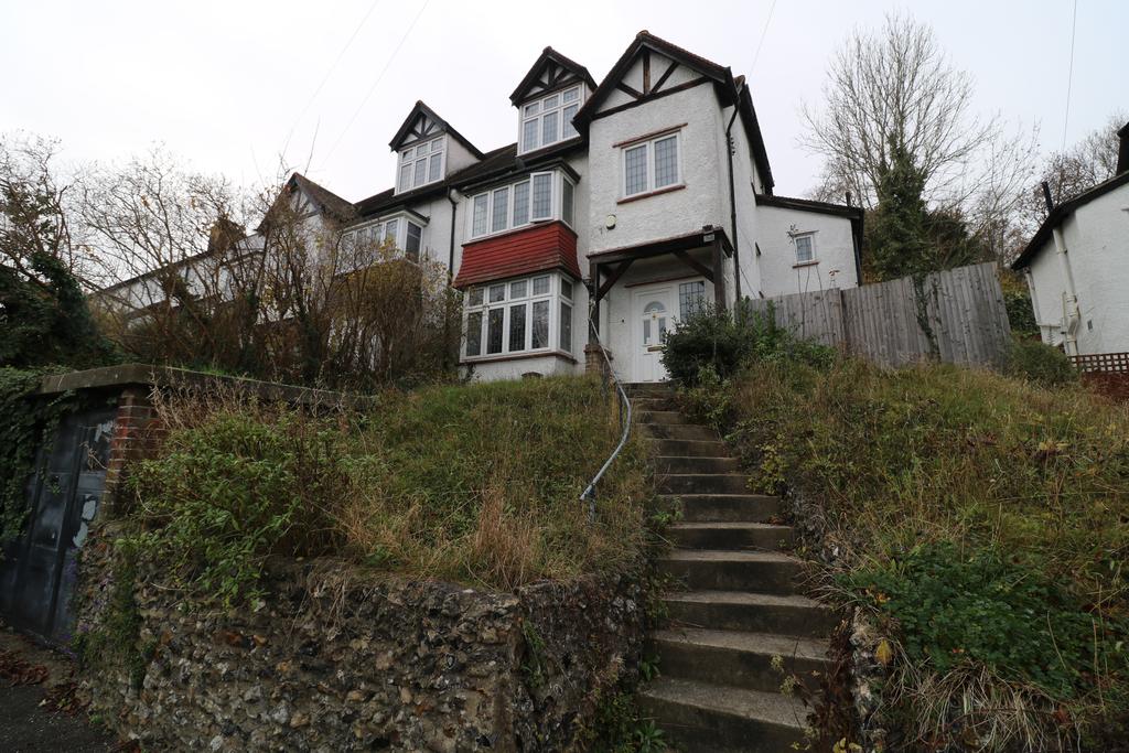 Northwood Avenue, Purley CR8 4 bed semidetached house £585,000