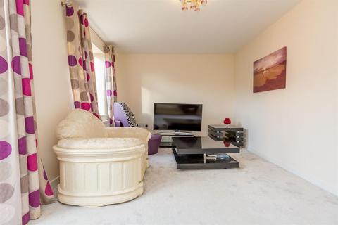 32 Balmoral Close, Northampton, NN5 4WA
