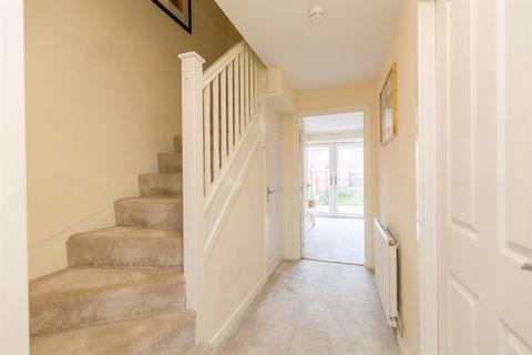 32 Balmoral Close, Northampton, NN5 4WA