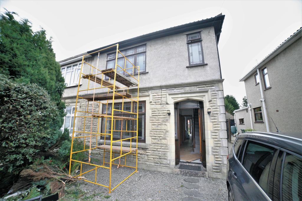 Mackie Grove, Filton, Bristol, Gloucestershire 4 bed semidetached