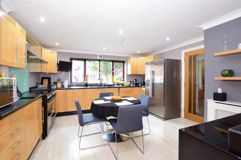5 bedroom detached house for sale, Worcester Grove, Broadstairs, Kent