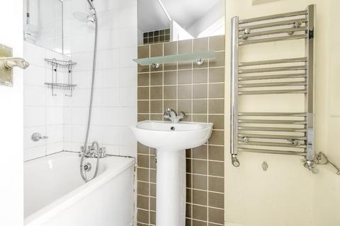 6, Manor Court Manor Drive, Surbiton, KT5 8NE