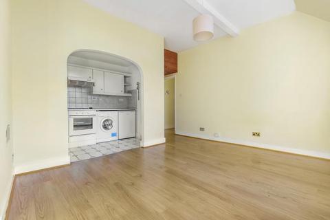 6, Manor Court Manor Drive, Surbiton, KT5 8NE