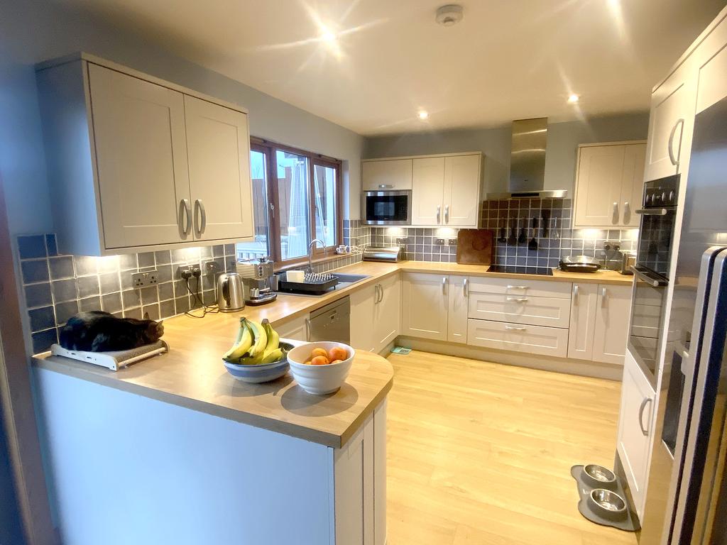 5 Boswell Park, INVERNESS, IV2 3GA 4 bed detached villa £315,000
