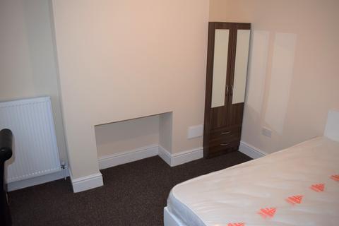 5 bedroom terraced house to rent - Boughey Road, Stoke-on-Trent ST4