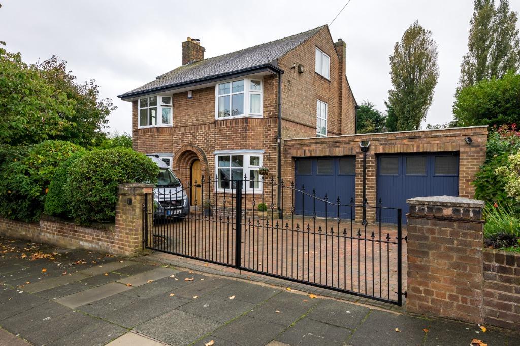 Walton Road, Dentons Green, St Helens, WA10 4 bed detached house for