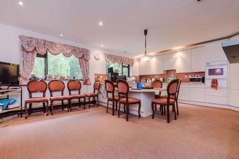9 Forest Grove, Eccleston Park, Prescot, L34 2RY
