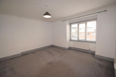 1 bedroom flat to rent, Marine Parade East, Clacton-on-Sea CO15