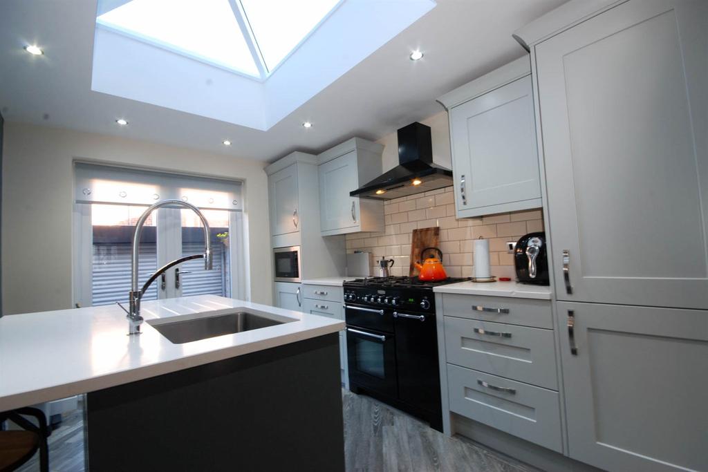 Kent Street, Jarrow 4 bed terraced house £200,000