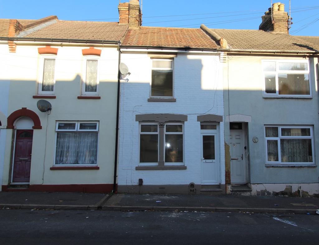 Glencoe Road, Chatham, Kent, ME4 3 bed terraced house £995 pcm (£230 pw)