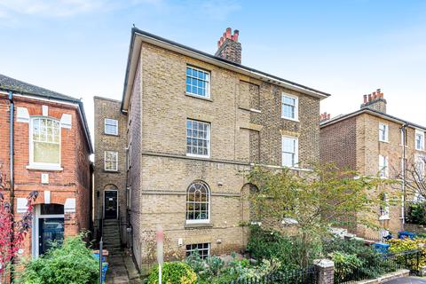 Flat B, 30 Holly Grove, London, SE15 5DF