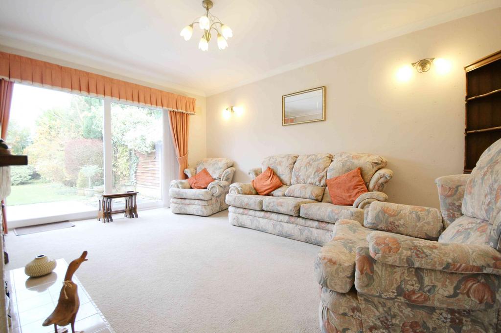 Pinfold Way, Weaverham, CW8 3 bed semidetached house £250,000
