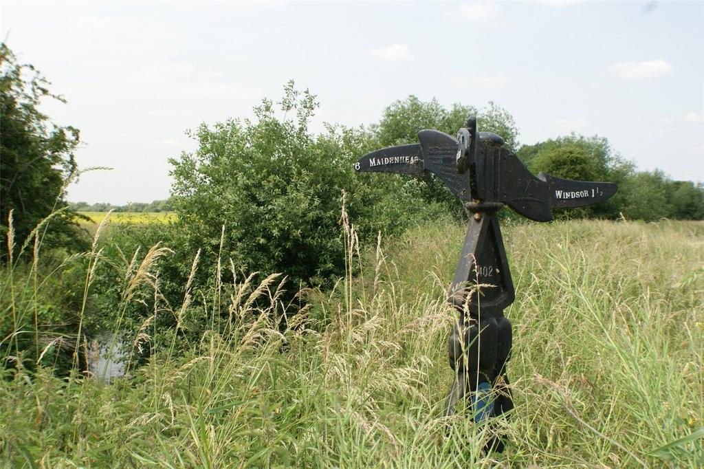 Eton Wick Signpost