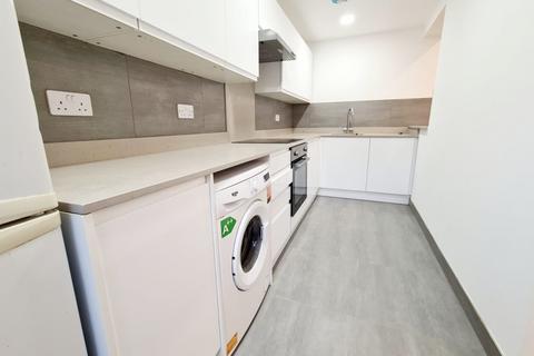 3 bedroom flat to rent, Westbury Avenue, Turnpike Lane
