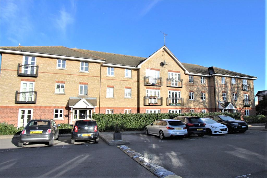 Ensign Close, LeighonSea, SS9 2 bed apartment £250,000