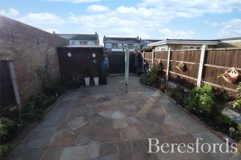 15 Flamingo Walk, Hornchurch, RM12 5QP