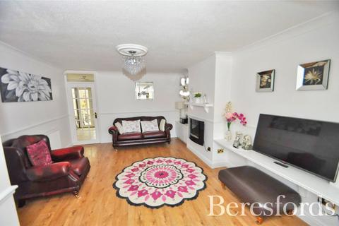15 Flamingo Walk, Hornchurch, RM12 5QP