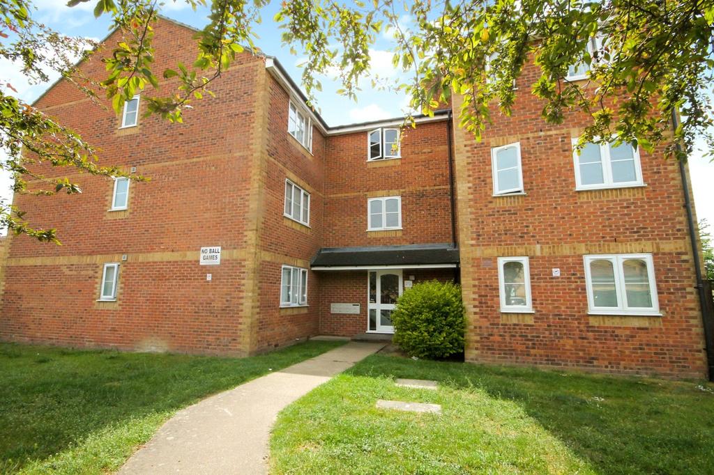 Redford Close, Feltham, TW13 1 bed apartment £950 pcm (£219 pw)