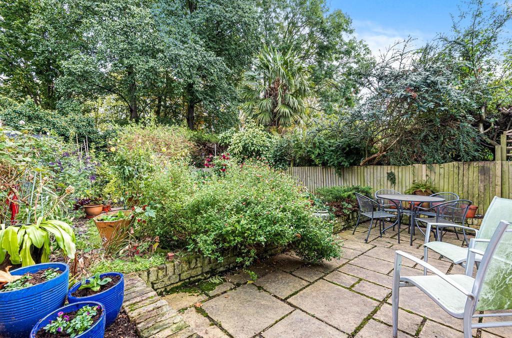 Consort Road Peckham SE15 2 bed link detached house £875,000