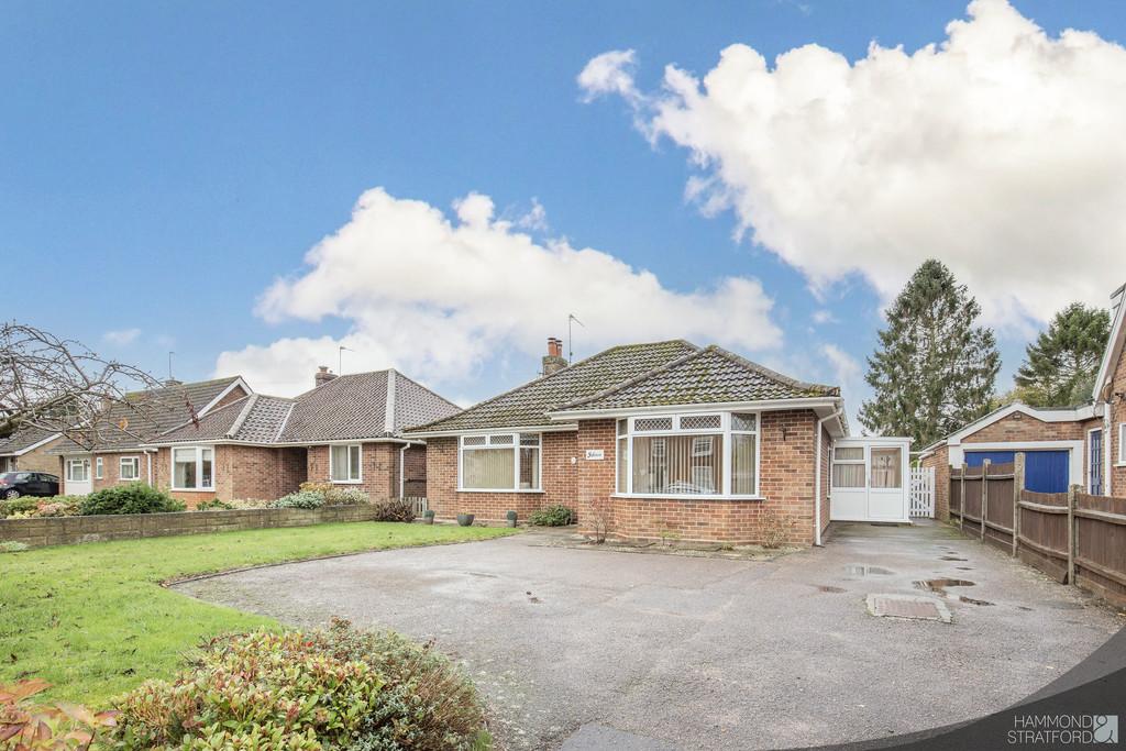 Queens Road, Hethersett 2 bed detached bungalow £375,000