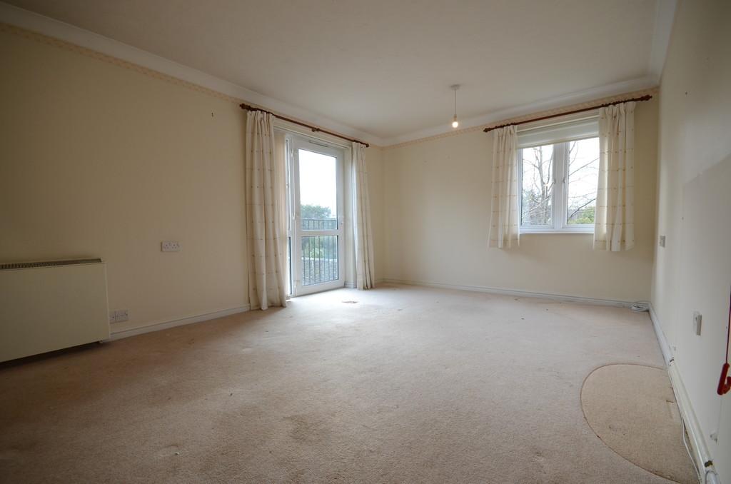 Regal Court, Bythesea Road, Trowbridge 2 bed retirement property £150,000