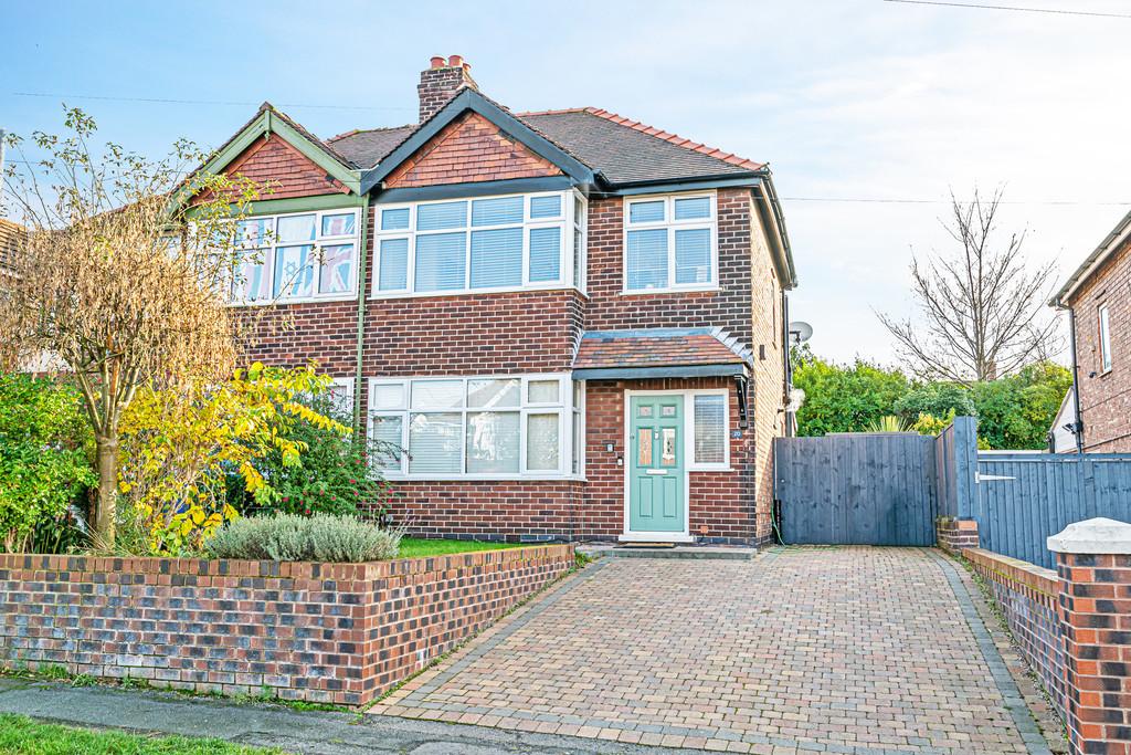 Greenfields Avenue, Appleton, Warrington 3 bed semidetached house £