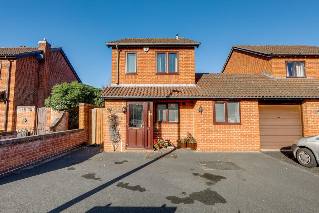 Lansdale Avenue, Solihull 2 bed detached house £300,000