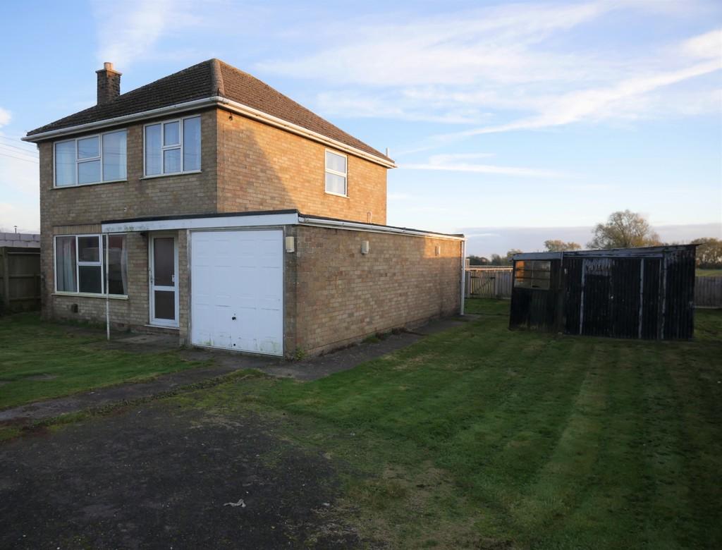 Risegate Road, Gosberton 3 bed detached house £220,000