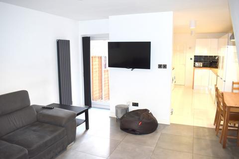 6 bedroom terraced house to rent, Monica Grove, Fallowfield, Manchester