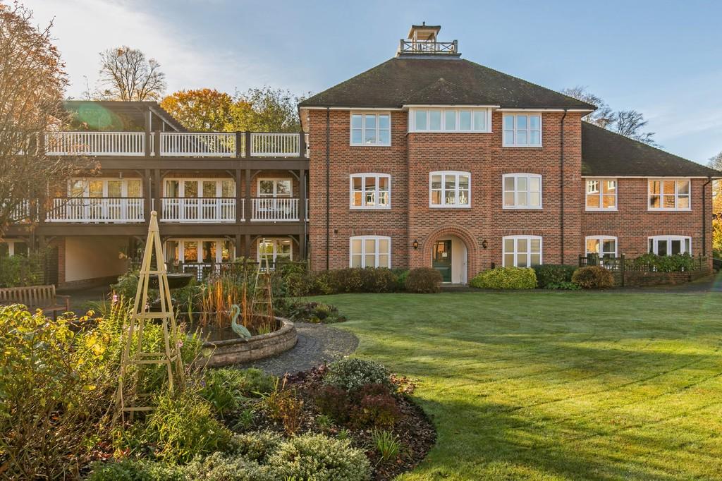 Wyke Mark, Dean Lane, Winchester, SO22 2 bed ground floor flat for sale