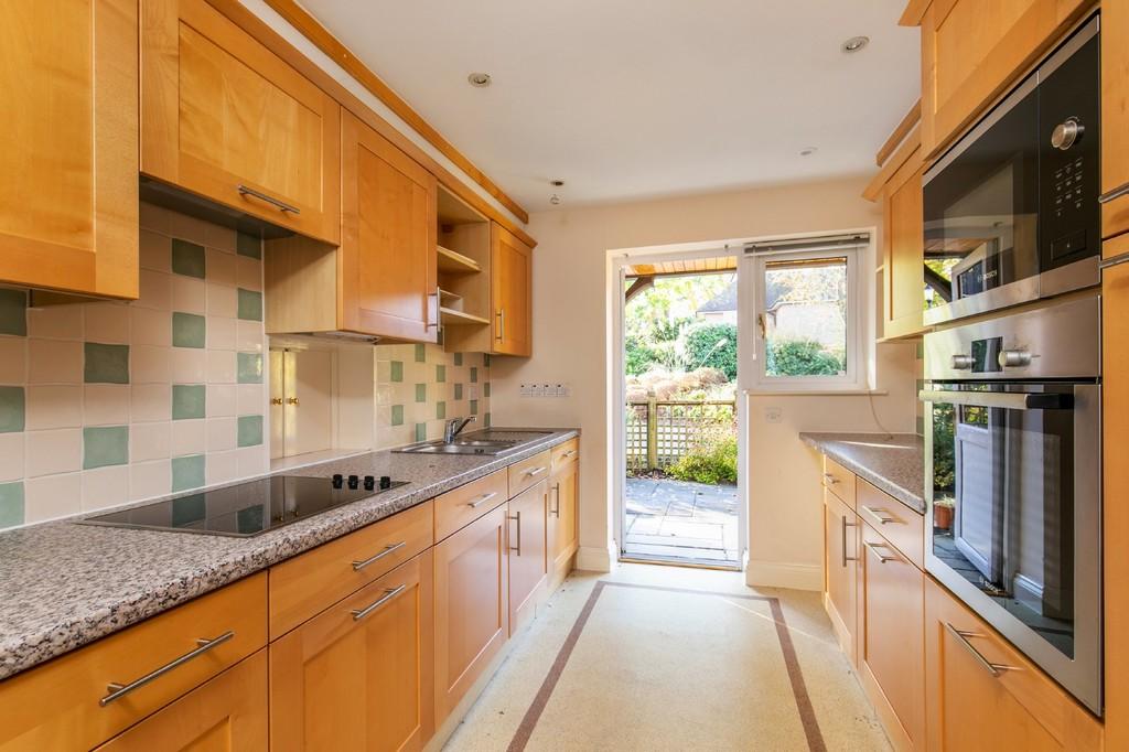 Wyke Mark, Dean Lane, Winchester, SO22 2 bed ground floor flat for sale