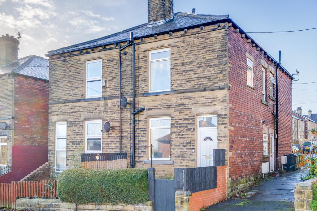 Healey Lane, Batley 2 bed end of terrace house £85,000