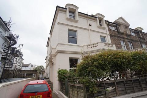 2 bedroom flat to rent, Flat 4 61 Sackville Road
