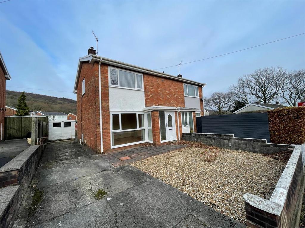 Hillrise Park, Clydach, Swansea 3 bed semidetached house £650 pcm (£