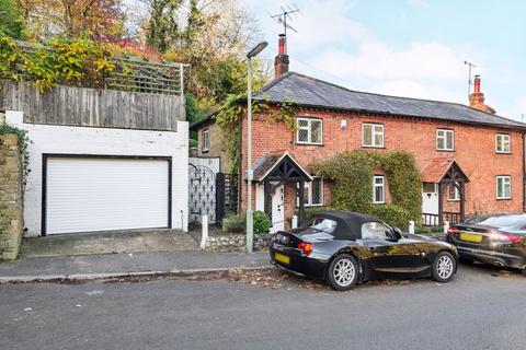 3 bedroom semi-detached house to rent, Crownpits Lane, Godalming GU7