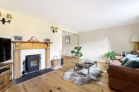 3 bedroom semi-detached house to rent, Crownpits Lane, Godalming GU7