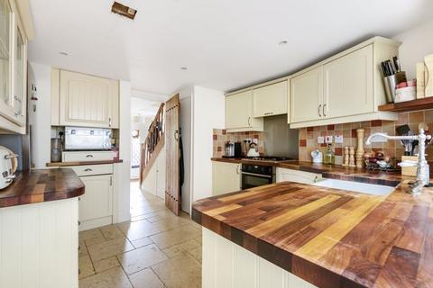 3 bedroom semi-detached house to rent, Crownpits Lane, Godalming GU7