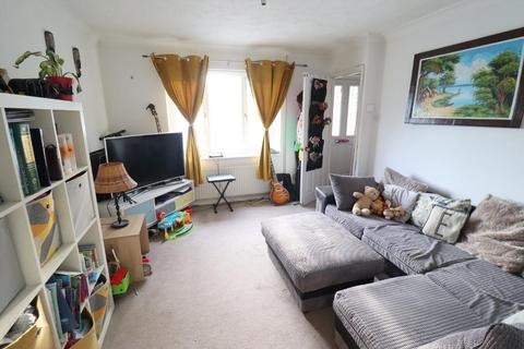 8 Lennox Green, Luton, LU2 8UT