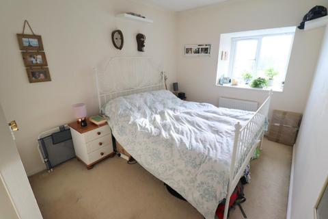 8 Lennox Green, Luton, LU2 8UT